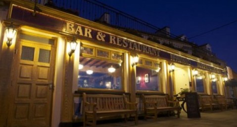 mcmunns bar and restaurant