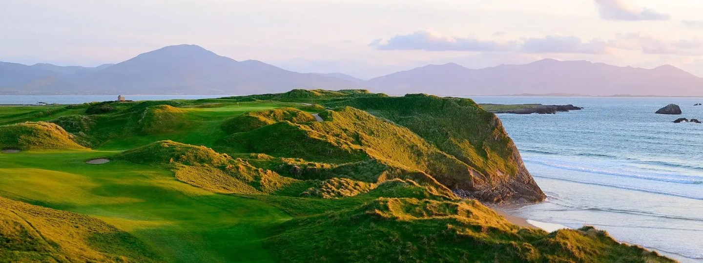 ballyliffin golf course beside the sea