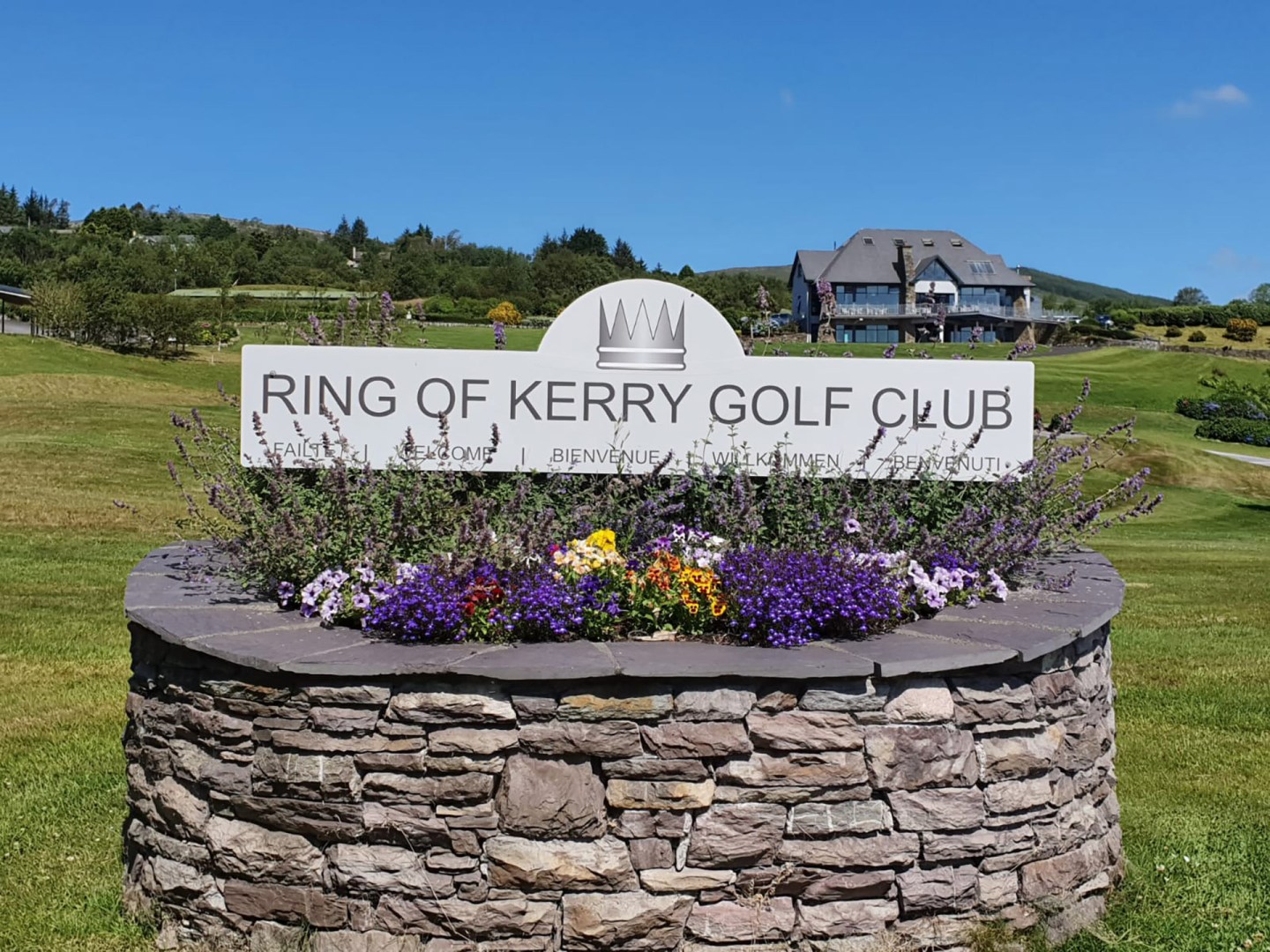ring of kerry golf club sign in front of clubhouse