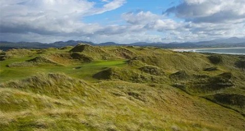 hilly fifth hole at rosapenna golf course